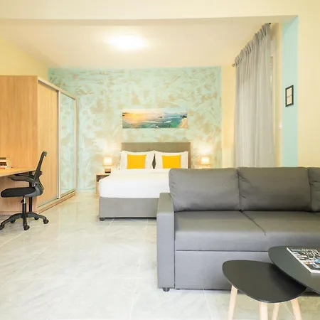 F & B Collection - Flat For 3 *